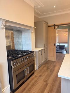 3 bedroom end of terrace house for sale, Huddersfield Road, Halifax