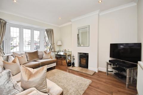 3 bedroom semi-detached bungalow for sale, Spring Pond Meadow, Hook End, Brentwood