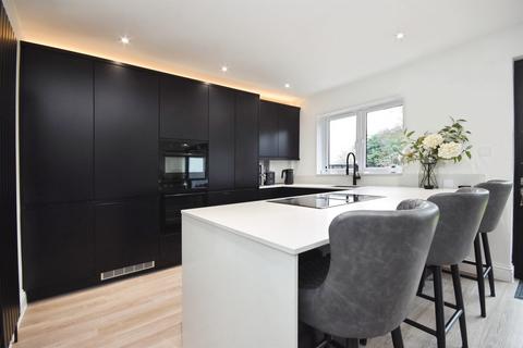 3 bedroom semi-detached bungalow for sale, Spring Pond Meadow, Hook End, Brentwood