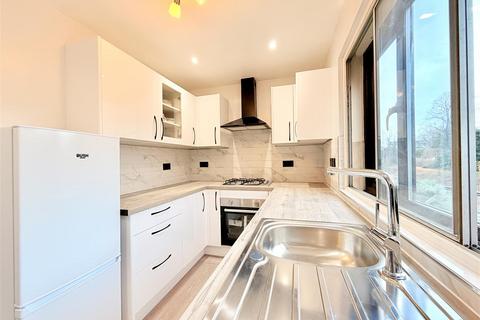 3 bedroom terraced house to rent, Lenton Manor, Nottingham NG7