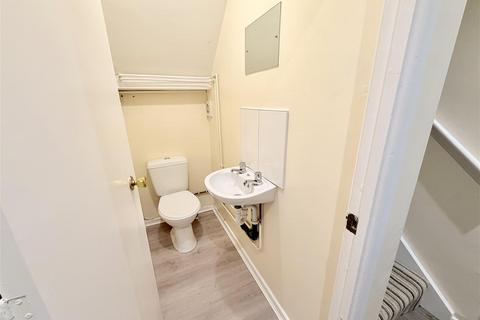 3 bedroom terraced house to rent, Lenton Manor, Nottingham NG7