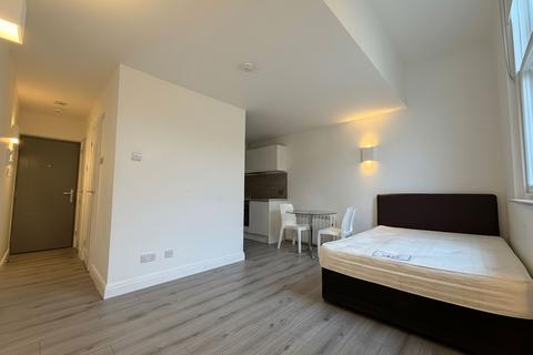 Studio to rent, Buckingham Place, St. Annes House, BN1