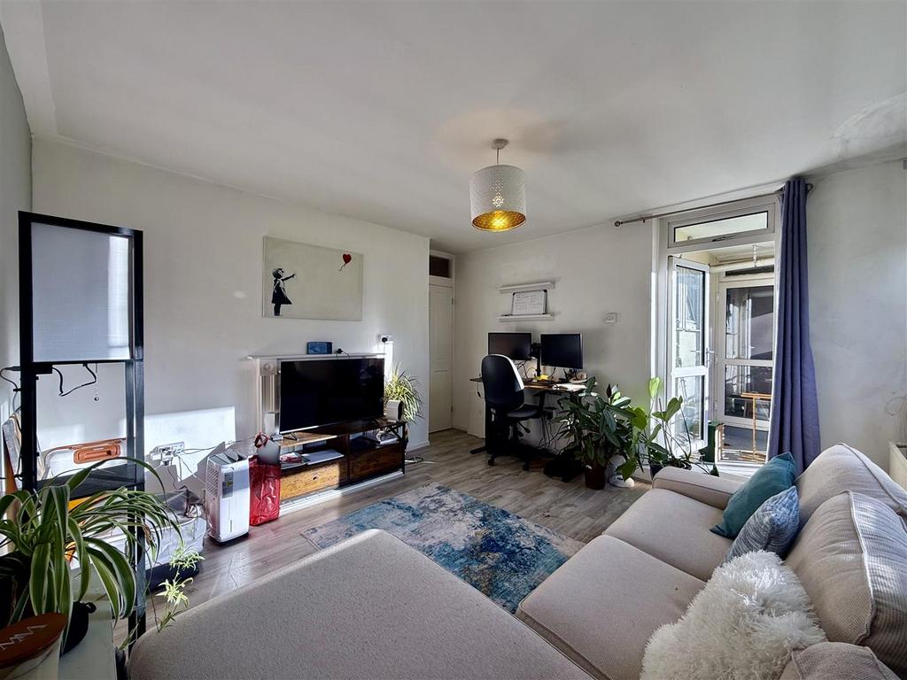 Winterfold Close