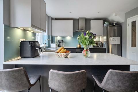 3 bedroom semi-detached house for sale, Knox Green, Bracknell RG42
