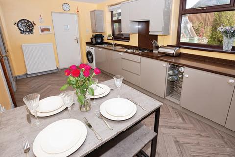 3 bedroom detached house for sale, Bickerstaffe Close, Oldham OL2