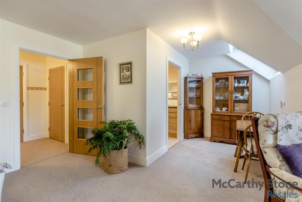 8679179-interior14.jpg