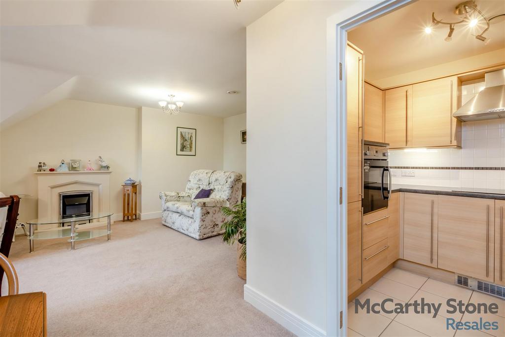 8679179-interior10.jpg