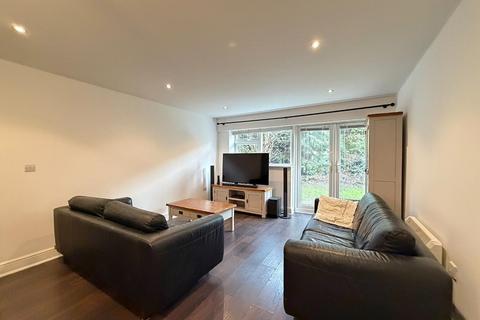 2 bedroom ground floor flat for sale, Lawngreen Avenue, Chorlton Green