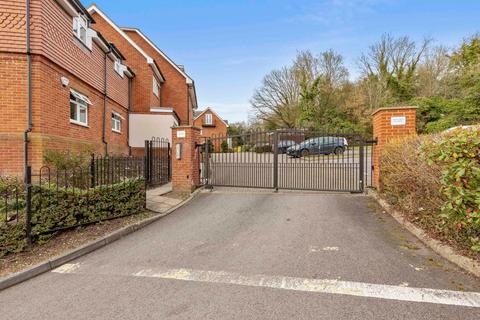 2 bedroom flat for sale, Folleys Place, High Wycombe HP10