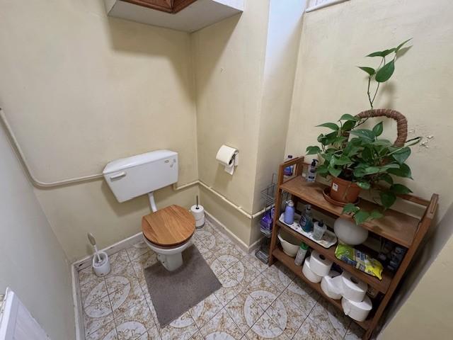 Cloakroom/wc