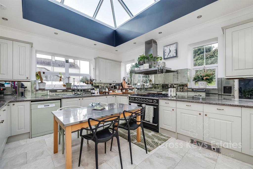 Fitted Kitchen