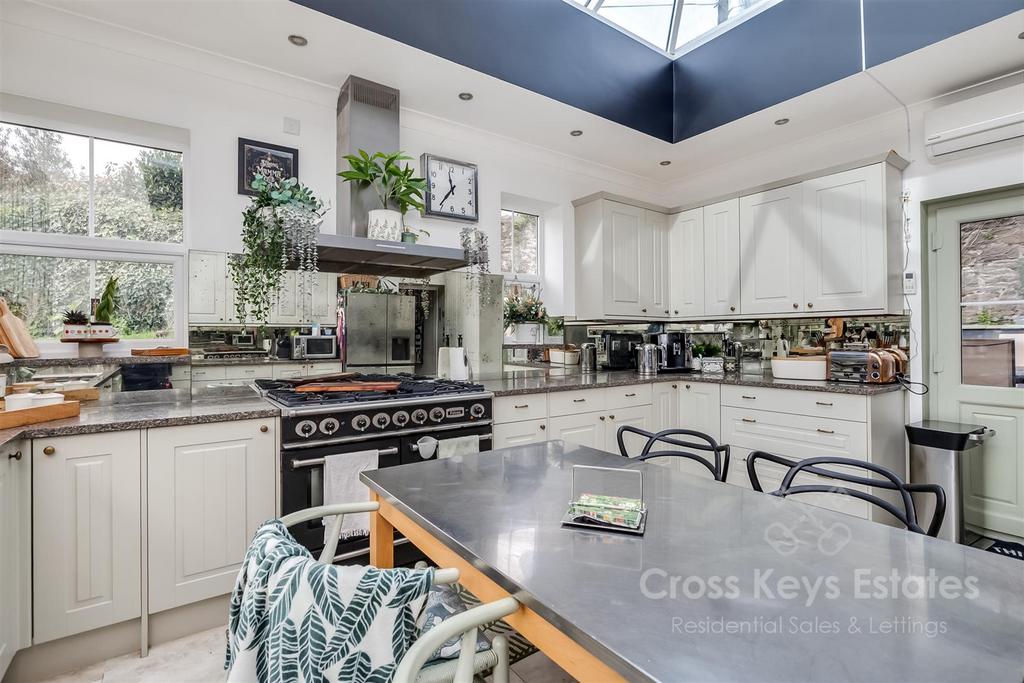 Fitted Kitchen