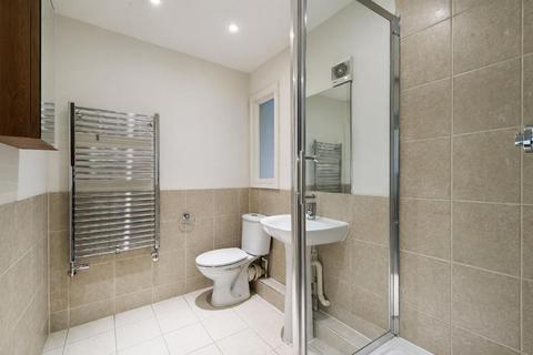 2 bedroom apartment to rent, Fulham Road, LONDON