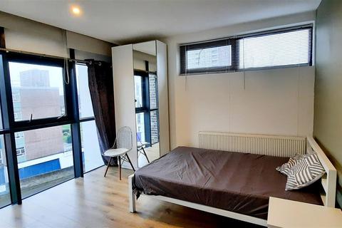 2 bedroom apartment to rent, Cambridge Road, West Kilburn, LONDON
