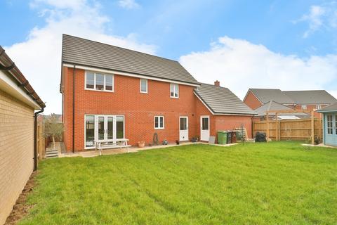 4 bedroom detached house for sale, Sandcliffe Drive, Dereham