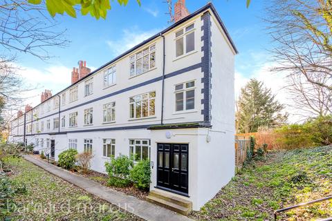Martin Way, Morden