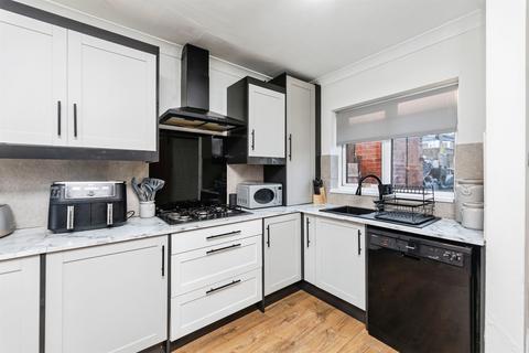3 bedroom end of terrace house for sale, Lea Lane, Featherstone, Pontefract
