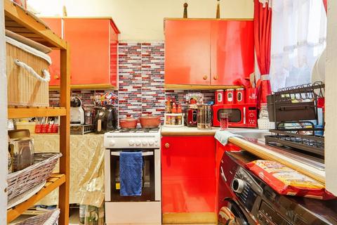 undefined, Whingate Grove, Leeds
