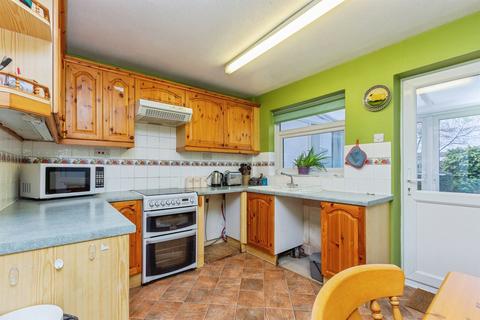 2 bedroom terraced house for sale, Redland Way, Aylesbury