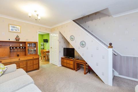 2 bedroom terraced house for sale, Redland Way, Aylesbury