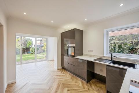 undefined, Rowena Avenue, Edenthorpe, Doncaster