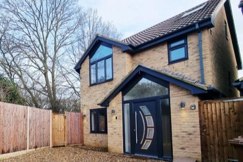 3 bedroom detached house to rent, Perham Way, London Colney, ST. ALBANS