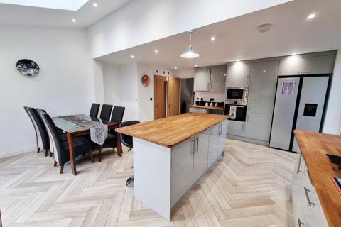 3 bedroom detached house to rent, Perham Way, London Colney, ST. ALBANS