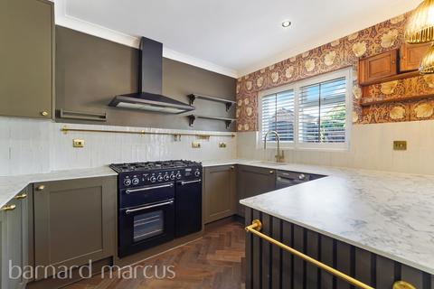 3 bedroom semi-detached house to rent, Elmwood Drive, EPSOM