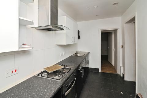 2 bedroom ground floor flat for sale, Church Road, St. Leonards-On-Sea