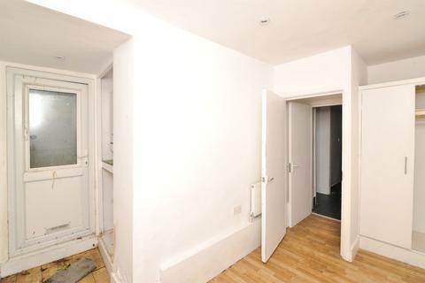 2 bedroom ground floor flat for sale, Church Road, St. Leonards-On-Sea