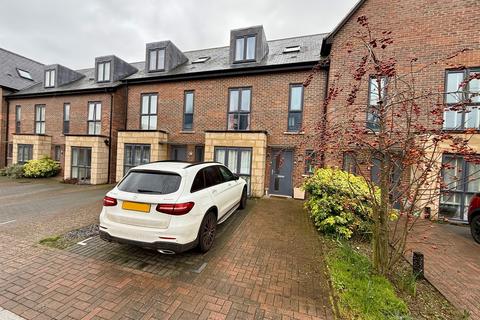 undefined, Frances Drive, DUNSTABLE