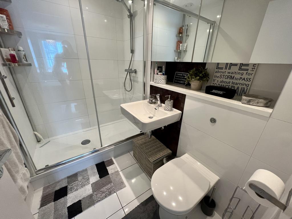 En-suite Bathroom