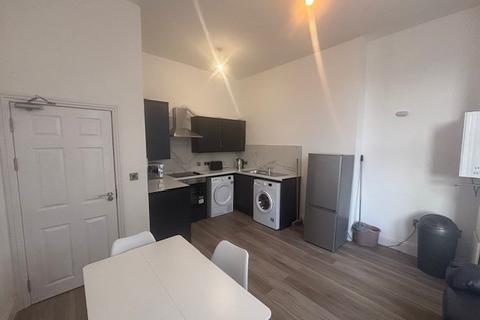 2 bedroom apartment to rent, Loughborough Road, Nottingham