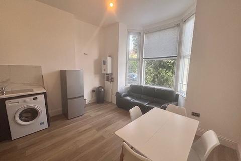 2 bedroom apartment to rent, Loughborough Road, Nottingham