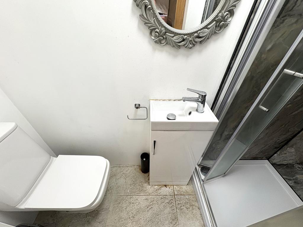 En-suite Bathroom