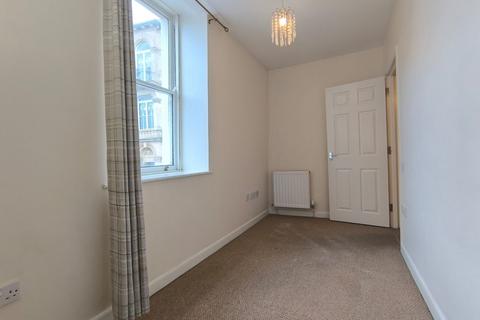 1 bedroom apartment to rent, North Parade, FROME