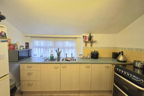 1 bedroom property to rent, Babbacombe Road, Babbacombe
