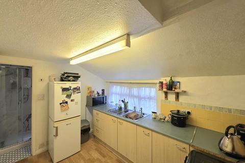 1 bedroom property to rent, Babbacombe Road, Babbacombe