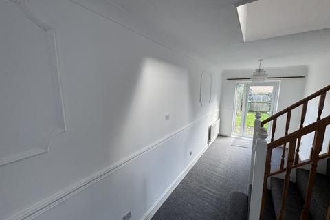 3 bedroom house to rent, Larch Road, CORBY