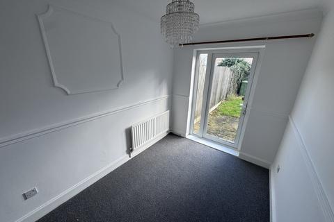 3 bedroom house to rent, Larch Road, CORBY