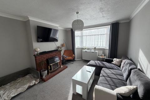 2 bedroom flat to rent, Kingsley Road, NORTHAMPTON