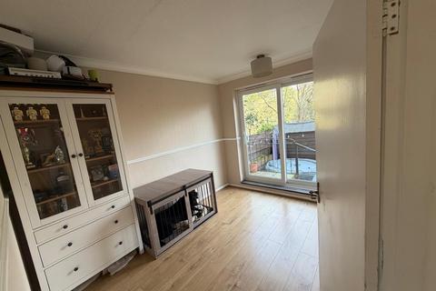2 bedroom flat to rent, Kingsley Road, NORTHAMPTON