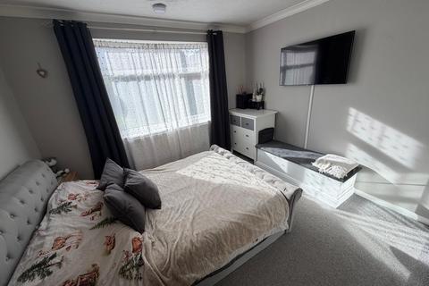 2 bedroom flat to rent, Kingsley Road, NORTHAMPTON