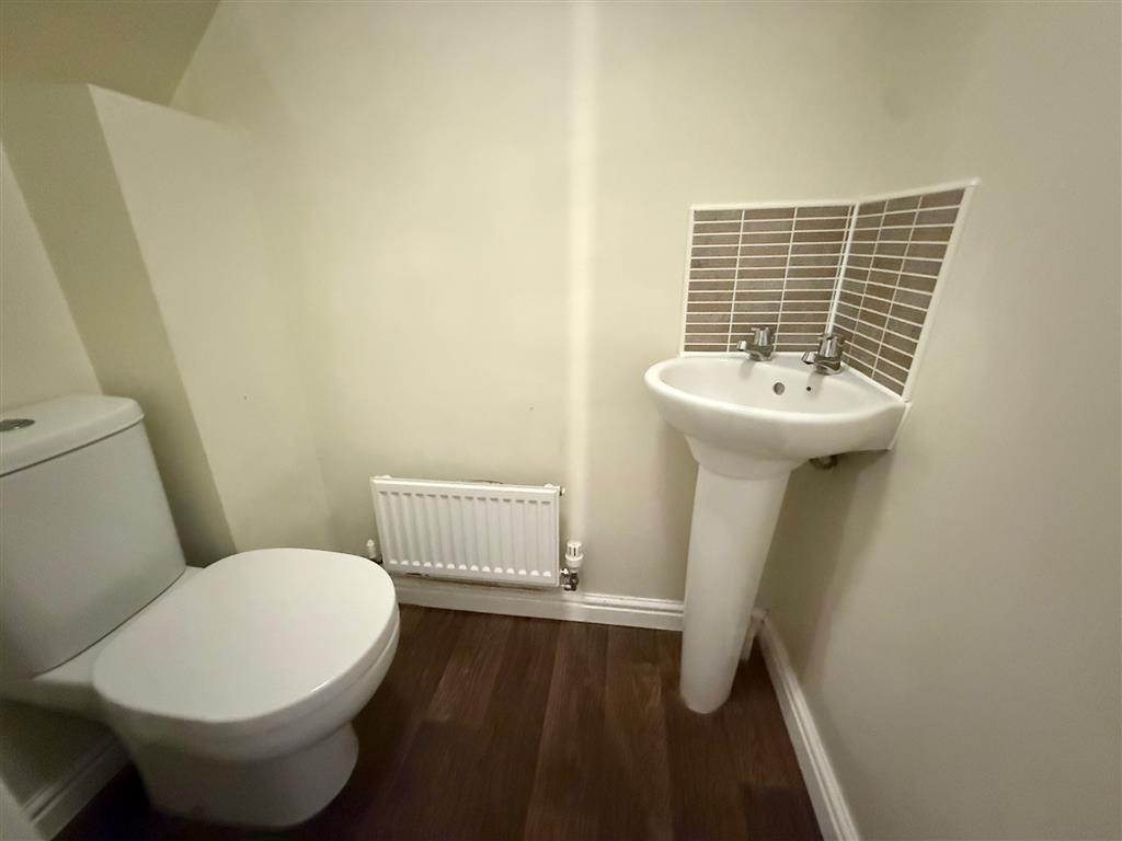 Cloakroom/wc