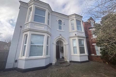 2 bedroom apartment to rent, Loughborough Rd, Nottingham