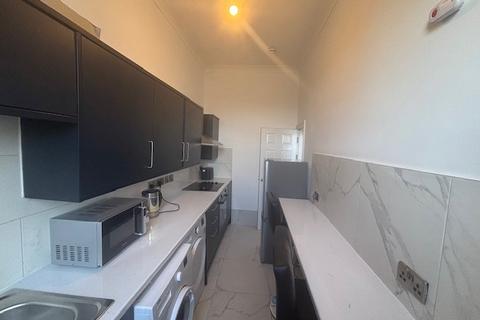 2 bedroom apartment to rent, Loughborough Rd, Nottingham