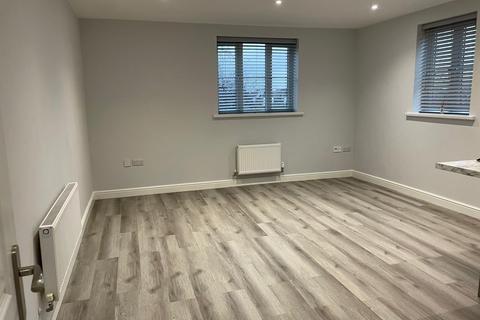 2 bedroom flat to rent, Waterfields, Retford