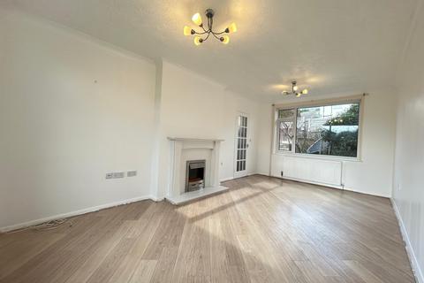 Iveson Crescent, LEEDS