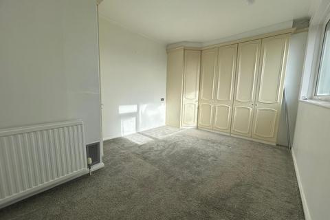 undefined, Iveson Crescent, LEEDS
