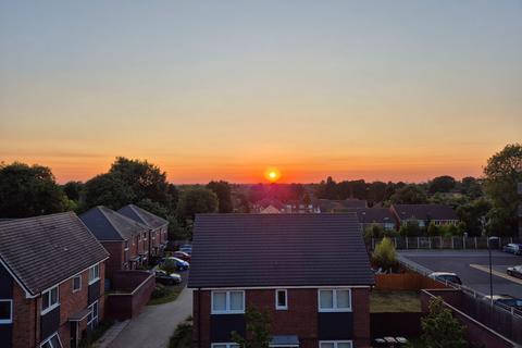 2 bedroom flat for sale, Victoria Crescent, Shirley, SOLIHULL
